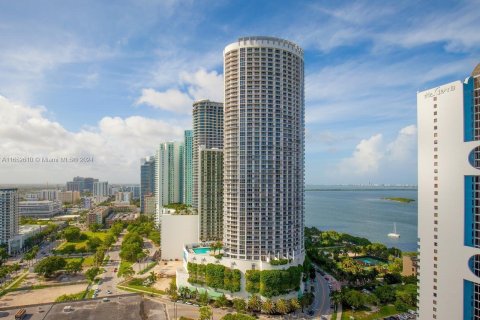 Copropriété à louer à Miami, Floride: 1 chambre, 73.49 m2 № 1345927 - photo 1