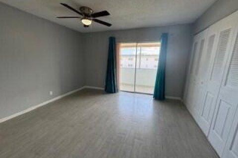 Condo in West Palm Beach, Florida, 1 bedroom  № 1145990 - photo 12