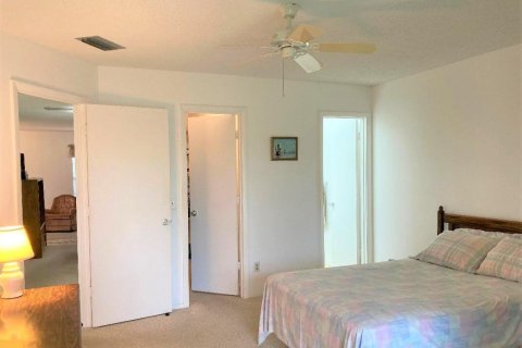 Condo in Vero Beach, Florida, 2 bedrooms  № 970241 - photo 20