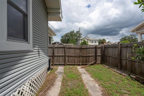 Villa ou maison à vendre à Tampa, Floride: 2 chambres, 87.61 m2 № 1339241 - photo 26