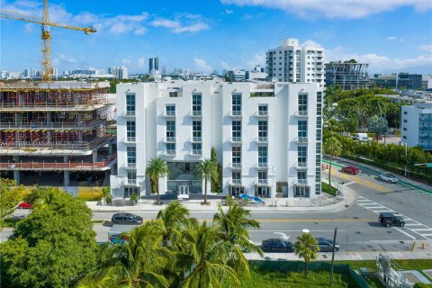 Купить коммерческую недвижимость в Майами-Бич, Флорида № 848787 - фото 2