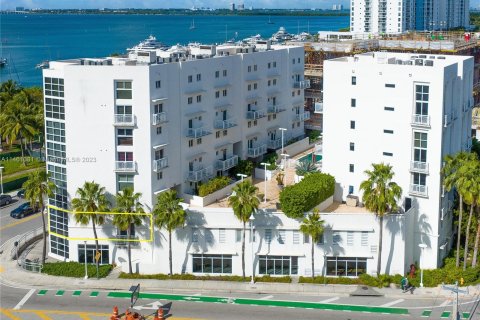 Propiedad comercial en venta en Miami Beach, Florida № 848787 - foto 9