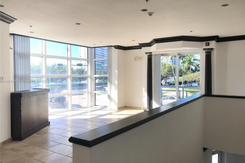 Immobilier commercial à vendre à Miami Beach, Floride № 848787 - photo 17