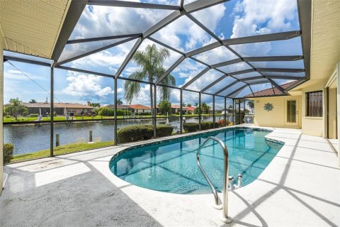 Villa ou maison à vendre à Punta Gorda, Floride: 3 chambres, 209.96 m2 № 1352764 - photo 3