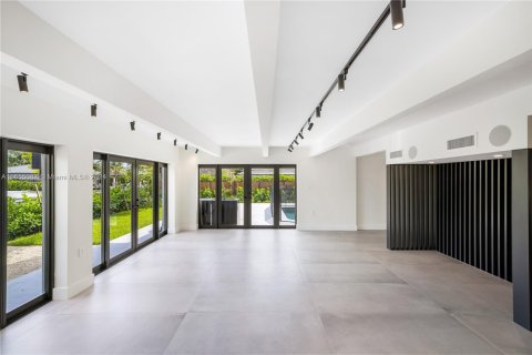 Villa ou maison à louer à Miami, Floride: 4 chambres, 310.39 m2 № 1352224 - photo 7