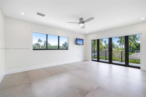 Villa ou maison à louer à Miami, Floride: 4 chambres, 310.39 m2 № 1352224 - photo 18