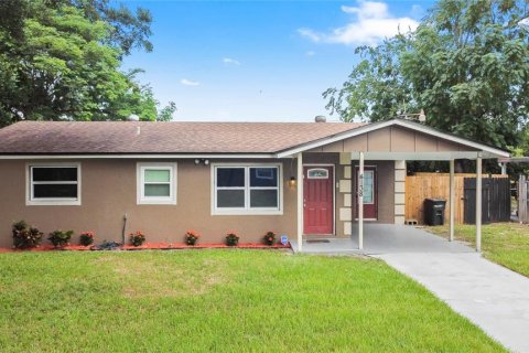 House in Orlando, Florida 3 bedrooms, 81.29 sq.m. № 1373878 - photo 1