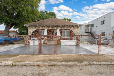 Villa ou maison à vendre à Miami, Floride: 5 chambres, 198.25 m2 № 1373879 - photo 3