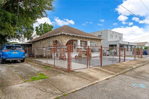 Villa ou maison à vendre à Miami, Floride: 5 chambres, 198.25 m2 № 1373879 - photo 2