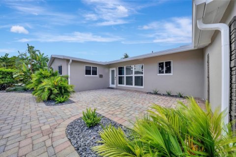 Villa ou maison à vendre à Oakland Park, Floride: 3 chambres, 194.44 m2 № 1118255 - photo 2
