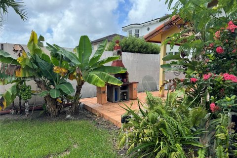 Casa en venta en Miami, Florida, 4 dormitorios, 222.22 m2 № 1351608 - foto 9