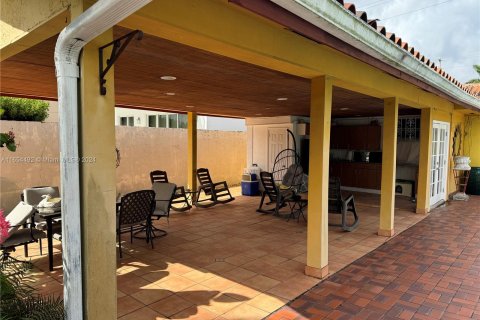 Casa en venta en Miami, Florida, 4 dormitorios, 222.22 m2 № 1351608 - foto 13