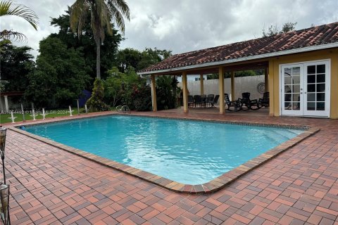 Casa en venta en Miami, Florida, 4 dormitorios, 222.22 m2 № 1351608 - foto 21