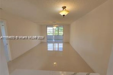 Copropriété à vendre à Margate, Floride: 1 chambre, 66.89 m2 № 1351614 - photo 1