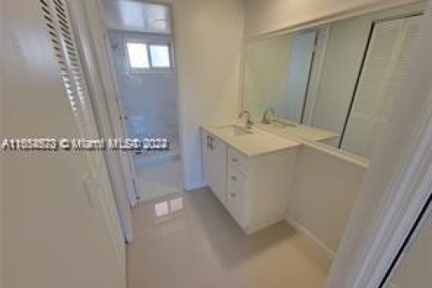 Condominio en venta en Margate, Florida, 1 dormitorio, 66.89 m2 № 1351614 - foto 20