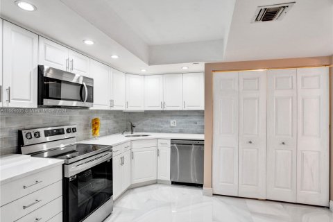 Condo in Boca Raton, Florida, 2 bedrooms  № 1378620 - photo 23