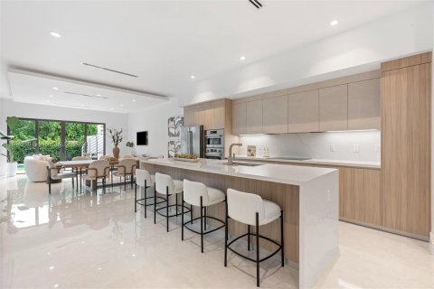 Touwnhouse à vendre à Miami, Floride: 3 chambres, 208.75 m2 № 1378667 - photo 2