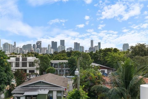 Touwnhouse à vendre à Miami, Floride: 3 chambres, 208.75 m2 № 1378667 - photo 25