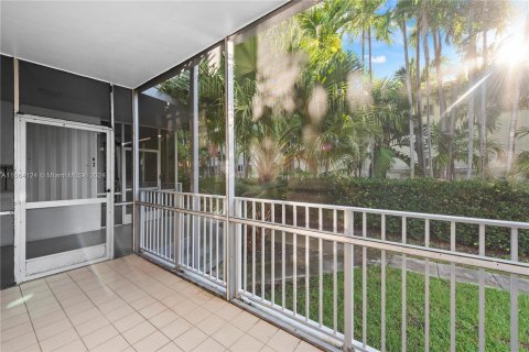 Condominio en venta en Bay Harbor Islands, Florida, 2 dormitorios, 86.4 m2 № 1378616 - foto 13