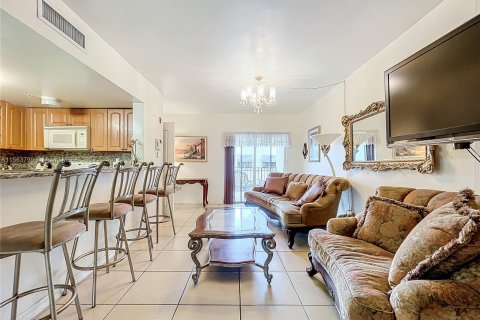 Copropriété à vendre à Miami, Floride: 1 chambre, 69.68 m2 № 1102990 - photo 4