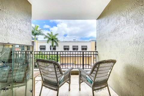 Condo in Miami, Florida, 1 bedroom  № 1102990 - photo 17