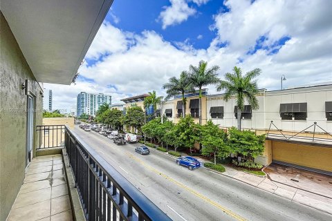 Condo in Miami, Florida, 1 bedroom  № 1102990 - photo 19