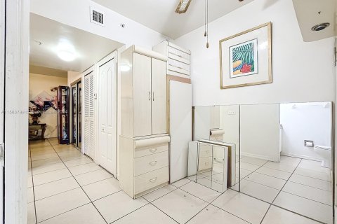 Copropriété à vendre à Miami, Floride: 1 chambre, 69.68 m2 № 1102990 - photo 15