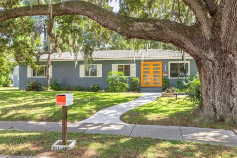 House in Dunedin, Florida 3 bedrooms, 181.53 sq.m. № 1390994 - photo 2