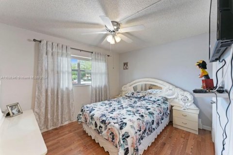 Condo in Sunrise, Florida, 2 bedrooms  № 1310876 - photo 20