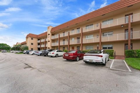 Condominio en venta en Sunrise, Florida, 2 dormitorios, 78.97 m2 № 1310876 - foto 1