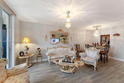 Купить кондоминиум в Санрайз, Флорида 2 спальни, 78.97м2, № 1310876 - фото 13