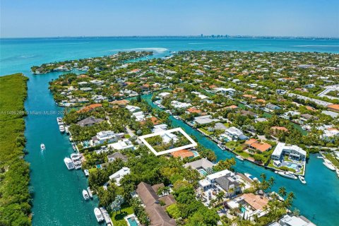 House in Key Biscayne, Florida 4 bedrooms, 618.82 sq.m. № 885826 - photo 30