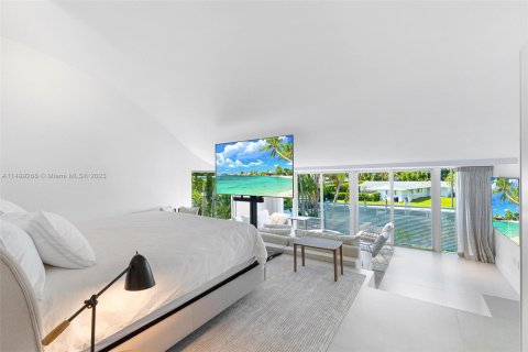 House in Key Biscayne, Florida 4 bedrooms, 618.82 sq.m. № 885826 - photo 15
