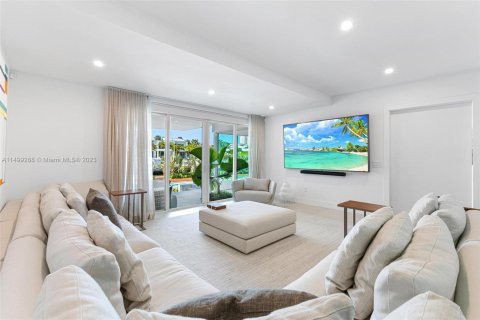 Villa ou maison à vendre à Key Biscayne, Floride: 4 chambres, 618.82 m2 № 885826 - photo 12