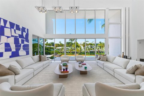 Villa ou maison à vendre à Key Biscayne, Floride: 4 chambres, 618.82 m2 № 885826 - photo 4