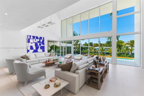House in Key Biscayne, Florida 4 bedrooms, 618.82 sq.m. № 885826 - photo 6