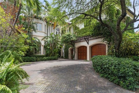 Villa ou maison à vendre à Fisher Island, Floride: 6 chambres, 873.56 m2 № 1345564 - photo 2