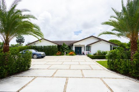 Villa ou maison à vendre à Miami, Floride: 4 chambres, 211.26 m2 № 1345562 - photo 3