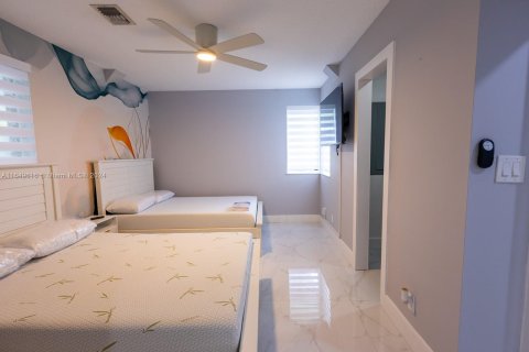 Casa en venta en Miami, Florida, 4 dormitorios, 211.26 m2 № 1345562 - foto 26