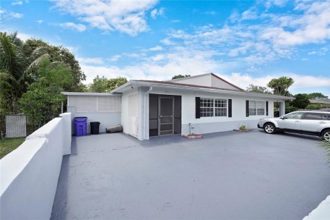 House in Margate, Florida 2 bedrooms, 109.07 sq.m. № 1161840 - photo 9