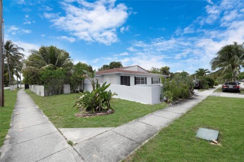 Villa ou maison à vendre à Margate, Floride: 2 chambres, 109.07 m2 № 1161840 - photo 6