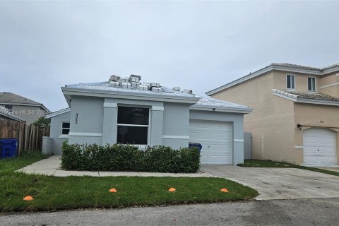 Villa ou maison à vendre à Margate, Floride: 3 chambres, 111.02 m2 № 1269297 - photo 2