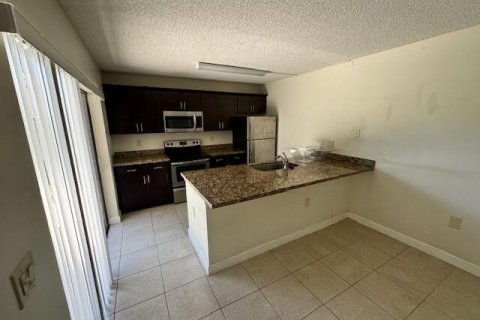 Townhouse in West Palm Beach, Florida 2 bedrooms, 119.66 sq.m. № 913809 - photo 21