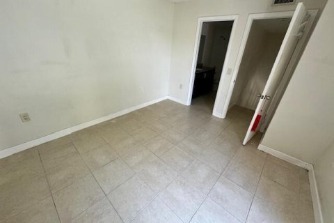 Купить таунхаус в Уэст-Палм-Бич, Флорида 2 спальни, 119.66м2, № 913809 - фото 10
