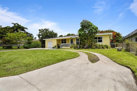 Villa ou maison à vendre à Dania Beach, Floride: 3 chambres, 174.19 m2 № 1234087 - photo 1
