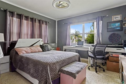 House in Dania Beach, Florida 3 bedrooms, 174.19 sq.m. № 1234087 - photo 16