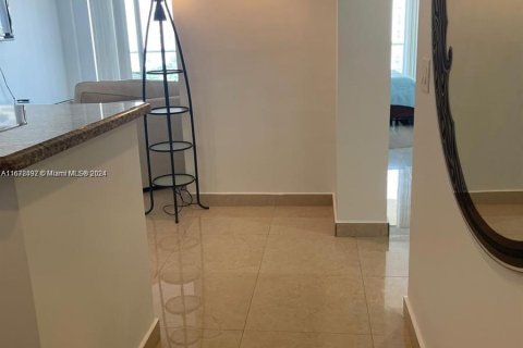 Condo in Sunny Isles Beach, Florida, 1 bedroom  № 1406356 - photo 10