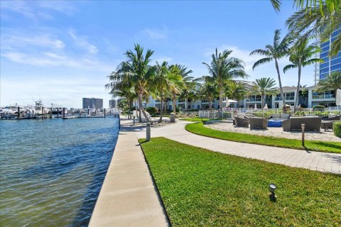 Copropriété à vendre à North Palm Beach, Floride: 3 chambres, 181.07 m2 № 747863 - photo 13