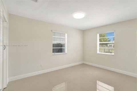 House in Miami, Florida 2 bedrooms № 1428263 - photo 23