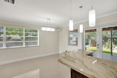 House in Miami, Florida 2 bedrooms № 1428263 - photo 20